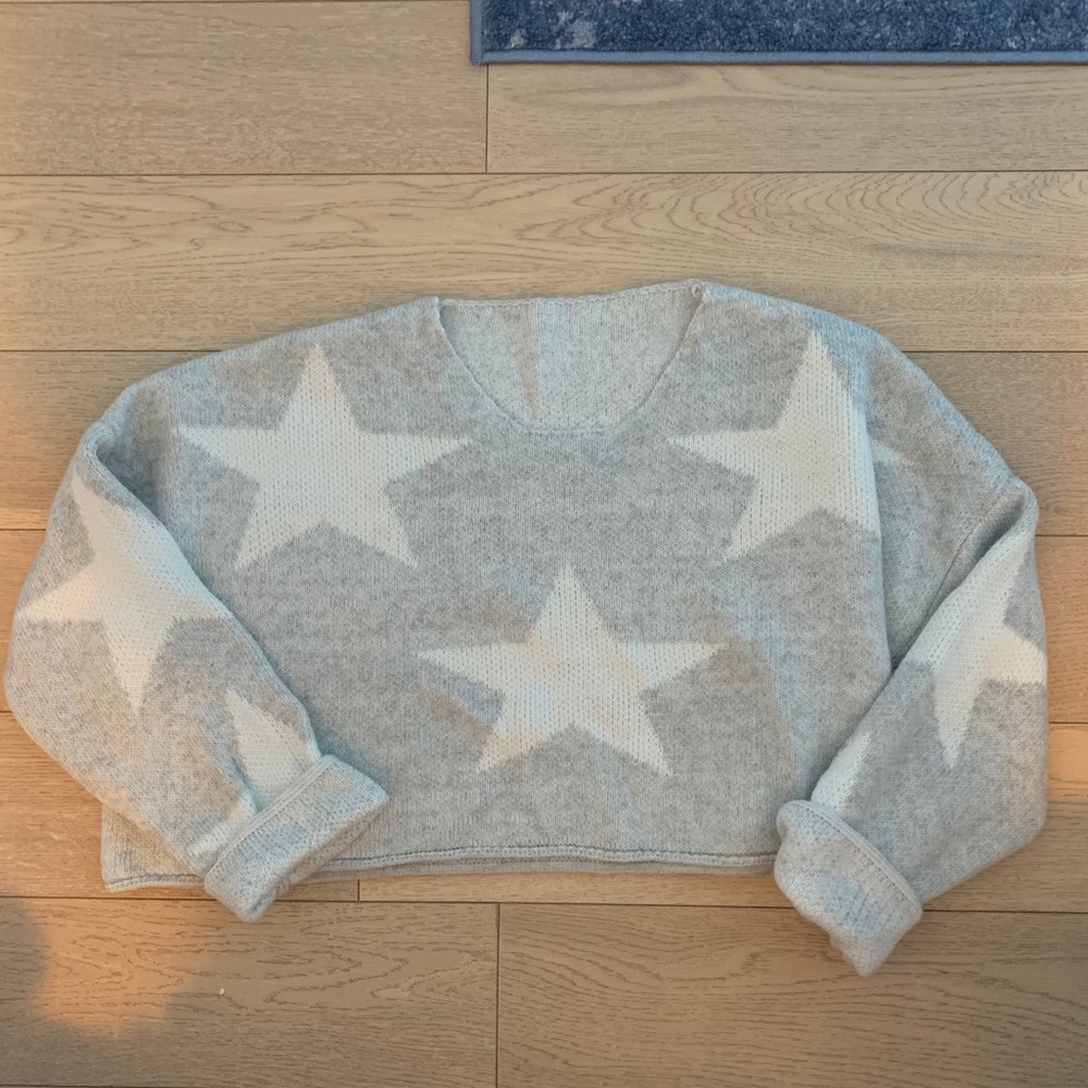 Grey & White cropped star sweater